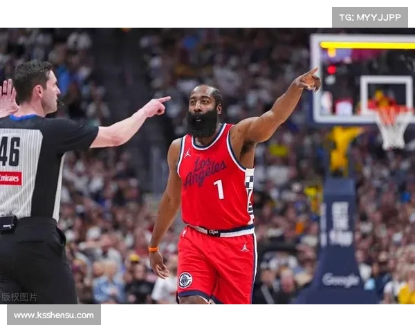 NBA护航战激烈上演球队间生死较量球迷热议背后深层次影响